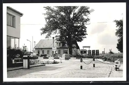 AK Gmünd /Kärnten, Blick auf die Staatsgrenze vom Grenzgasthaus Swoboda