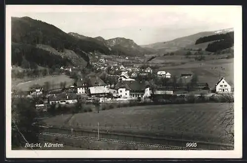 AK Brückl /Kärnten, Gesamtansicht mit Umgebung von oben