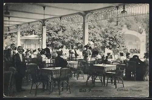 AK Bad Pyrmont, Gäste auf der Kurhaus-Terrasse