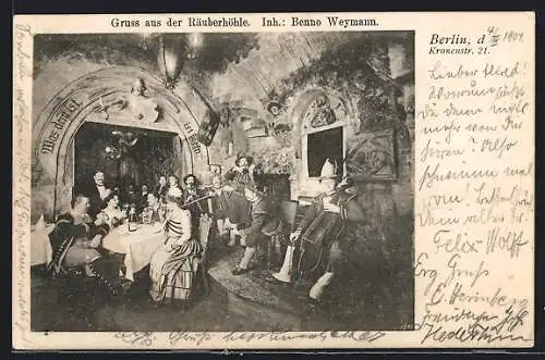 AK Berlin, Gasthaus Räuberhöhle, B. Weymann, Kronenstrasse 21, Innenansicht mit Gästen