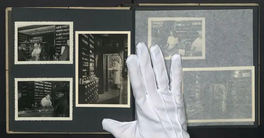 Fotoalbum mit 74 Fotografien, Ansicht Dessau-Rosslau, Apotheke und Heilpflanzenanbau Dr. Luxat, Innenansicht, Medikamente 0