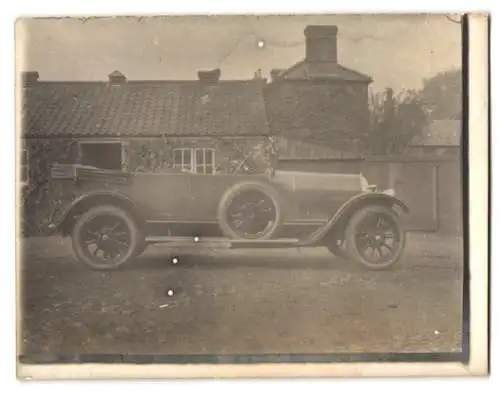 Fotografie Auto Cabrio, Cabriolet mit offenen Verdeck