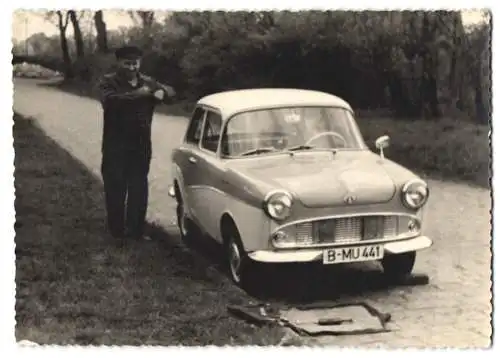 Fotografie Auto Glas Goggomobil, PKW mit Kennzeichen Berlin