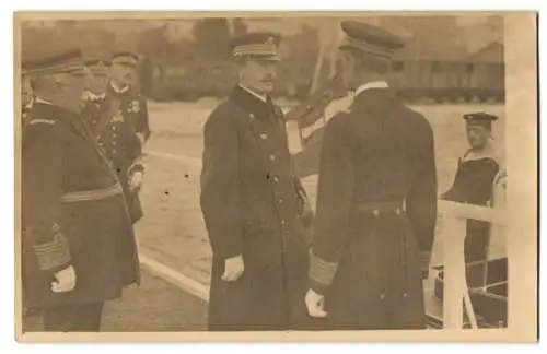 Fotografie 1.WK, Kaiser Karl I. von Österreich an Deck eines Kriegsschiffes der K.u.k. Marine