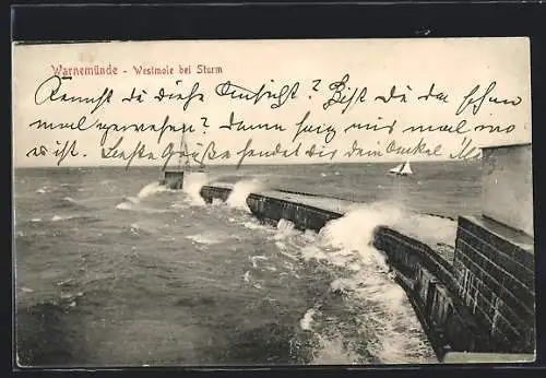 AK Warnemünde, Westmole bei Sturm, Segelboot auf Wasser