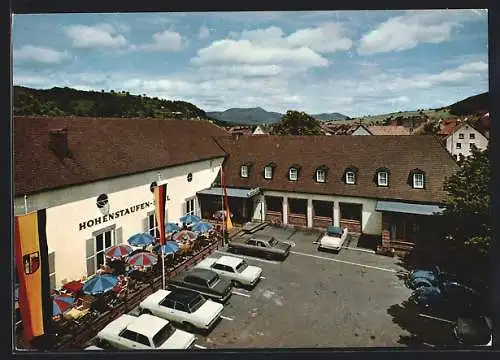 AK Annweiler am Trifels, Gasthof Hohenstaufen-Saal mit Parkplatz