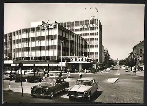 AK Landau /Pfalz, Kaufhof und Autos in der Ostbahnstrasse