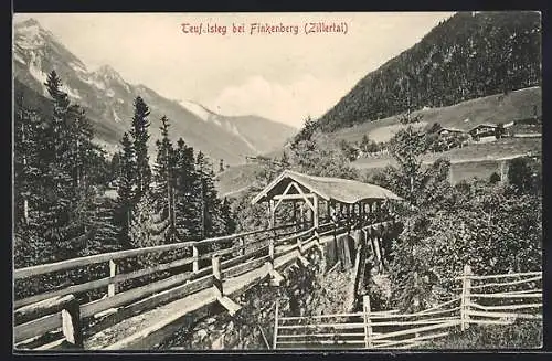 AK Finkenberg /Zillertal, Der Teufelssteg mit Berglandschaft
