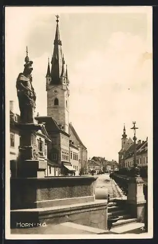 AK Horn /N. Ö., Florianibrunnen und Kirchturm
