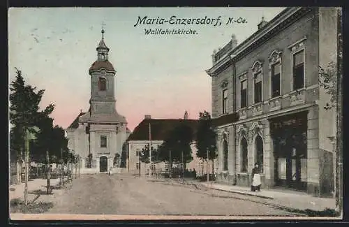 AK Maria-Enzersdorf /N.-Oe., Wallfahrtskirche mit Strassenpartie