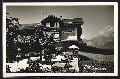 AK Mutters, Gasthaus Lärchenwald im Gebirge