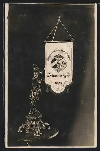 AK Schweinfurt, Wimpelhalter-Figur, Wappen und Spruch Einig und stark... 1905