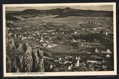 AK Gerolstein /Eifel, Ortsansicht und Umgebung aus der Vogelschau