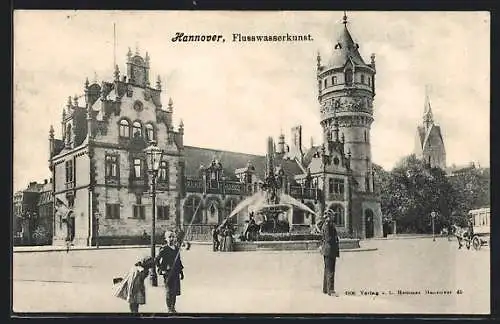 AK Hannover, Flusswasserkunst, mit Schutzmann