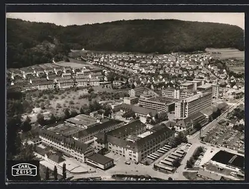 AK Oberkochen /Württ., Ort und Carl Zeiss Werk aus der Vogelschau