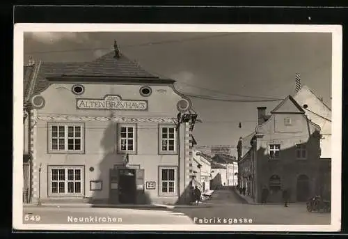 AK Neunkirchen /N. Ö., Fabriksgasse mit Gaststätte zum Alten Brauhaus