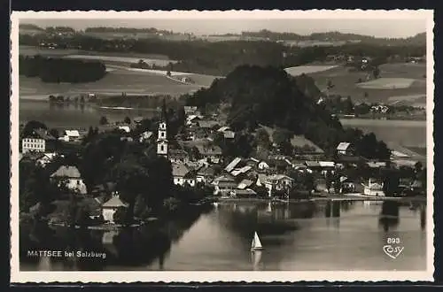 AK Mattsee bei Salzburg, Ortsansicht mit umliegender Landschaft