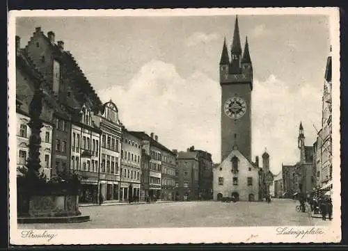 AK Straubing, Ludwigsplatz mit Geschäften und Denkmal