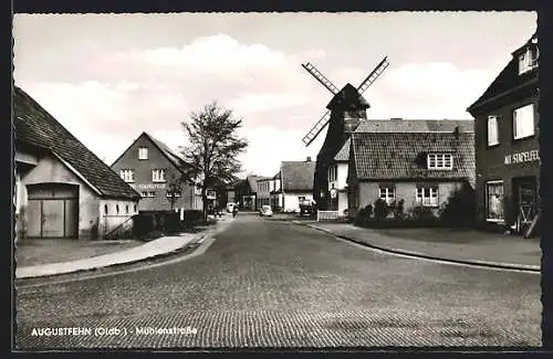 AK Augustfehn /Oldb., Mühlenstrasse mit Windmühle