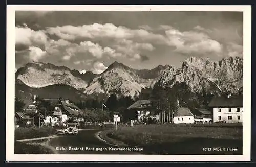 AK Klais, Gasthof Post gegen Karwendelgebirge