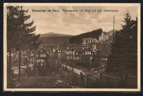 AK Braunlage im Harz, Strasse Ramserweg mit Blick auf den Achtermann