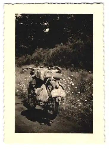 Fotografie Motorrad, Krad voll beladen mit Reisegepäck