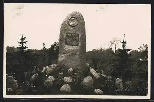 Foto-AK Werl, Jahn-Denkmal mit Bäumchen