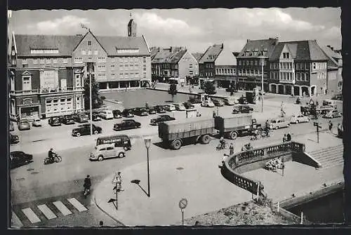 AK Emden /Ostfr., Rathausplatz mit Strasse aus der Vogelschau