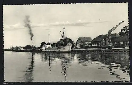 AK Varel i. O., Hafenpartie vom Wasser aus