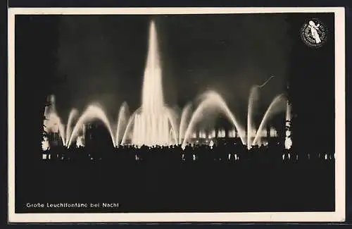 AK Düsseldorf-Schlageterstadt, Grosse Reichsausstellung Schaffendes Volk 1937, Grosse Leutfontäne bei Nacht