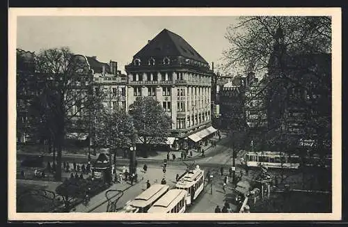 AK Düsseldorf, Corneliusplatz vom Breidenbacher Hof aus, mit Strassenbahnen