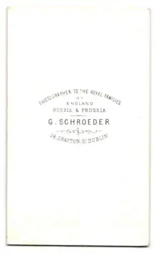 Fotografie G. Schroeder, Dublin, 28, Grafton St., Stattlicher Herr im Mantel mit Zylinderhut