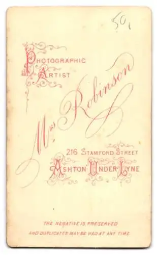 Fotografie Mrs. Robinson, Ashton-Under-Lyne, 216, Stamford Street, Junger Herr in eleganter Kleidung