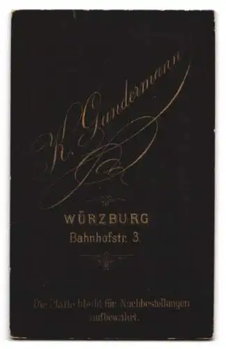 Fotografie K. Gundermann, Würzburg, Bahnhofstr. 3, Junges Paar in zeitgenössischer Kleidung