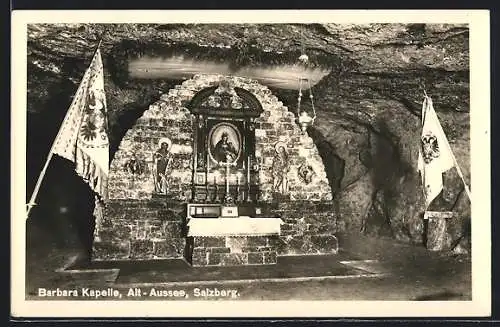 AK Alt-Aussee, Barbara-Kapelle, Innenansicht, Altar mit Fahnen