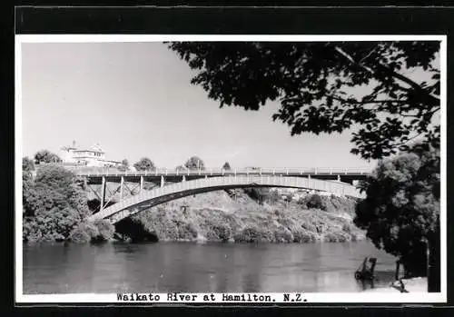 AK Hamilton, Waikato River