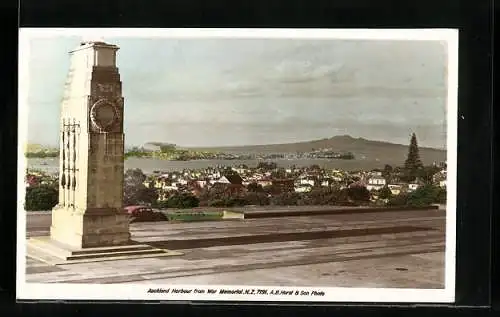 AK Auckland, Harbour from War Memorial