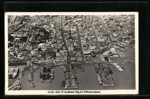 AK Auckland, Aerial View of City and Harbour