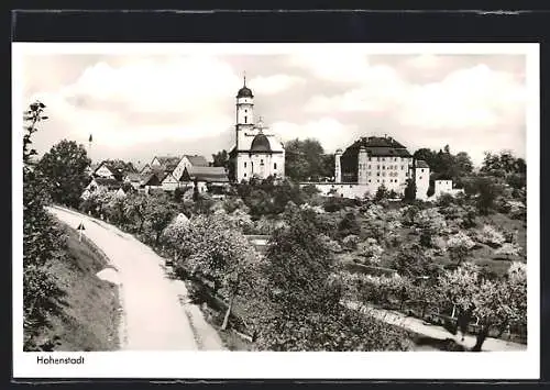 AK Hohenstadt / Aalen, Schloss und Kirche mit Strassenpartie