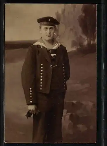 Foto-AK Matrose in Uniform, Mützenband Minen-Abteilung