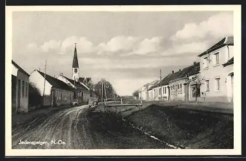 AK Jedenspeigen, Ortspartie an der Strasse