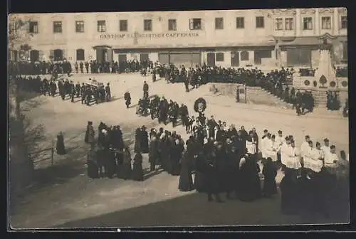 Foto-AK Lambach /O.-Oe., Gasthaus Kleingartner am Markt