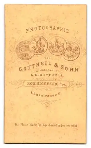 Fotografie Gottheil & Sohn, Koenigsberg i. Pr., Münzstrasse 6, Junge Bürgerliche mit Zopffrisur und Halskette