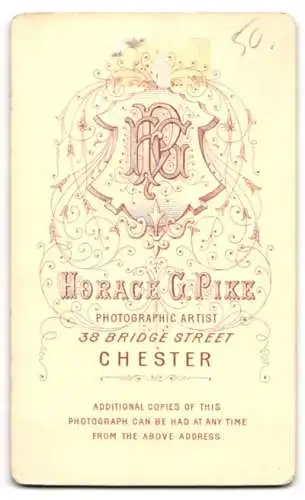 Fotografie Horace G. Pike, Chester, 38 Bridge Street, Junge in kariertem Anzug, Portrait