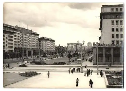 Fotografie unbekannter Fotograf, Ansicht Berlin, Blick in die Stalin-Allee