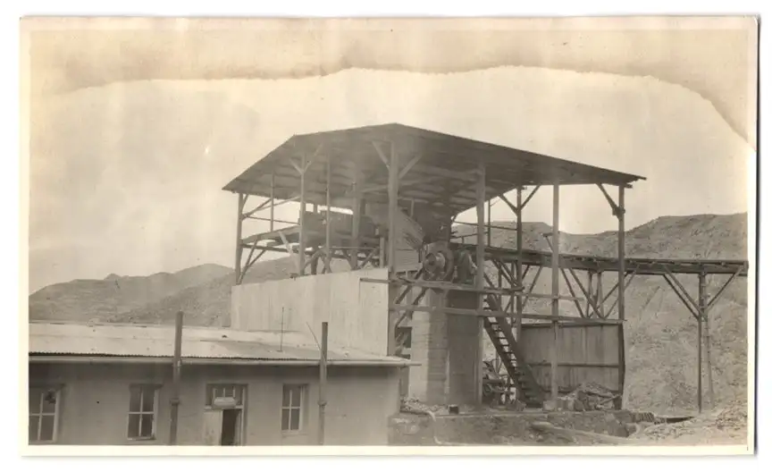18 Fotografien unbekannter Fotograf, Ansicht Bolivien, Bergbau Mina Alantana, Bergleute bei der Arbeit im Bergwerk 11
