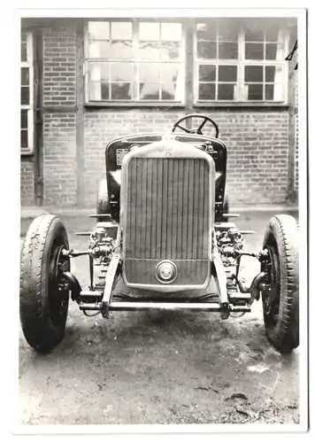 8 Fotografien Ansicht Zwickau, Auto Horch, Luxus Cabriolet, Detail's Cockpit, Lenksäule, Fahrgestell mit Rahmen & Motor