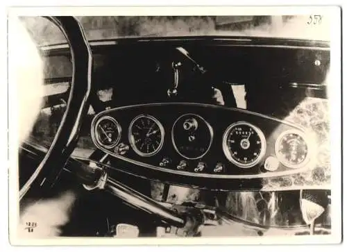 8 Fotografien Ansicht Zwickau, Horch Auto Werk, Luxus Cabriolet, Detail's Cockpit, Lenkung, Kühlerfigur, Fahrgestell u.a