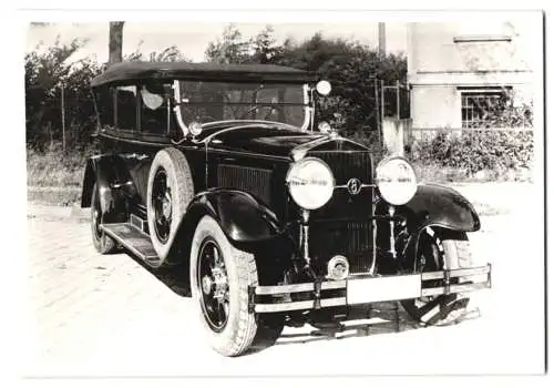 8 Fotografien Ansicht Zwickau, Horch Auto Werk, Luxus Cabrio Detail Ansichten Motor, Nabe, Heck, Fahrgestell mit Rahmen