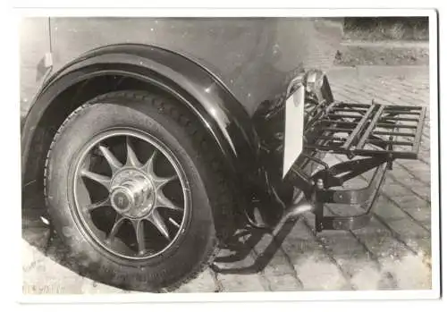 8 Fotografien Ansicht Zwickau, Horch Auto Werk, Luxus Cabrio Detail Ansichten Motor, Nabe, Heck, Fahrgestell mit Rahmen